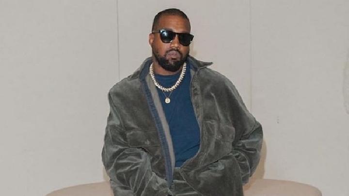 Kaus Nazi Kanye West Memicu Kecaman, Ini Kronologinya