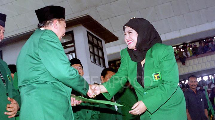 Jejak Emilia Contessa di Panggung Politik