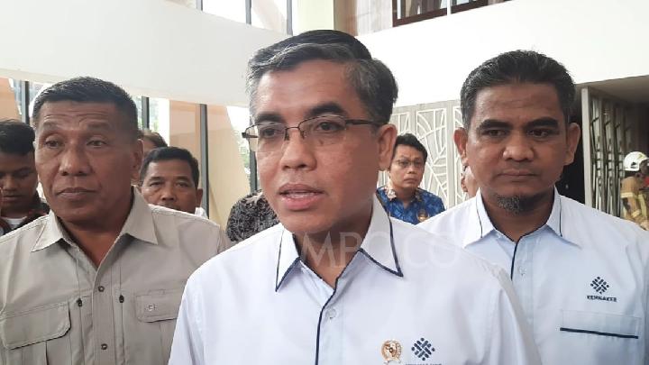 Tenaga Kesehatan Keluhkan THR Dipotong, Yassierli: Lapor ke Posko Kemenaker