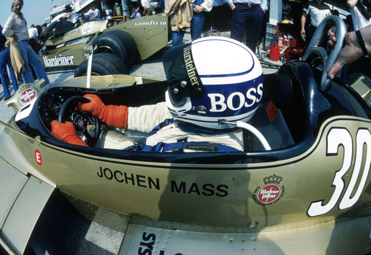 Ex Pilota di Formula 1 Jochen Mass: Aggiornamenti sui Problemi di Salute