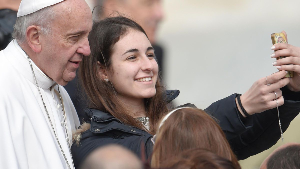 Papa Francisco: O Líder Religioso que Abraçou a Tecnologia e Virou Meme de IA
