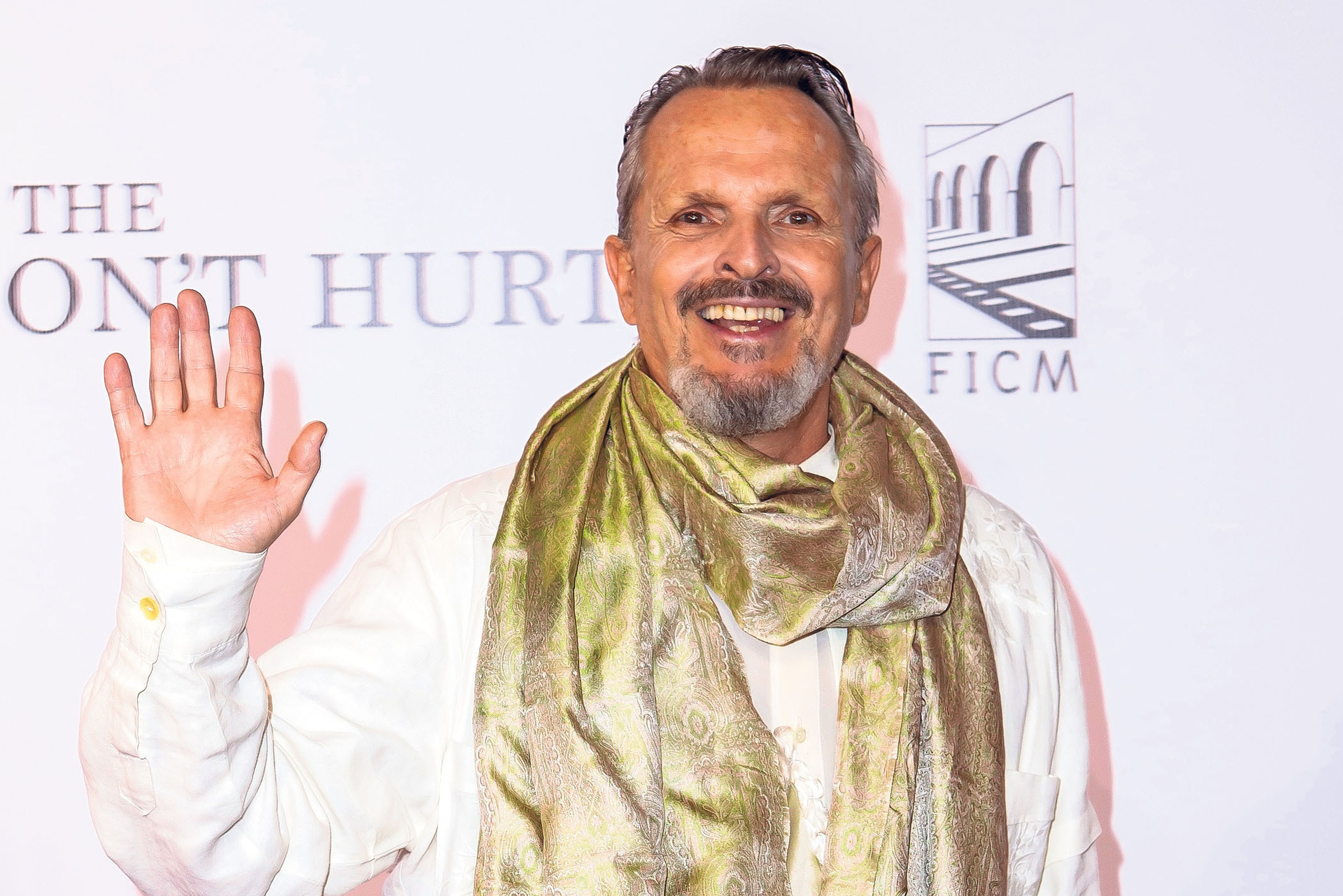 ¡Nuevo Lugar y Emoción Asegurada! Miguel Bosé Presenta su Concierto en Torreón con Cambios de Último Momento