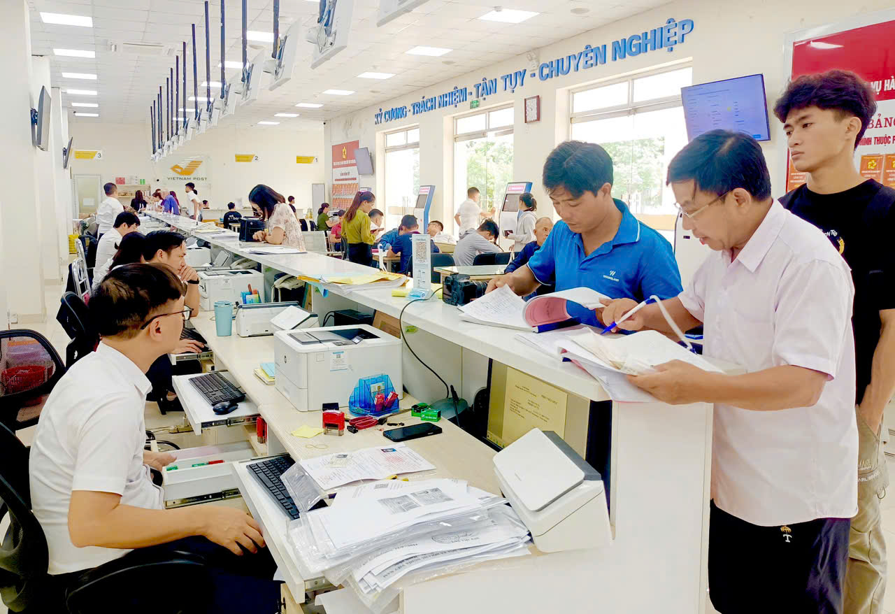 Hà Nội: Ưu tiên xem xét nghỉ hưu sớm cho cán bộ sức khỏe yếu