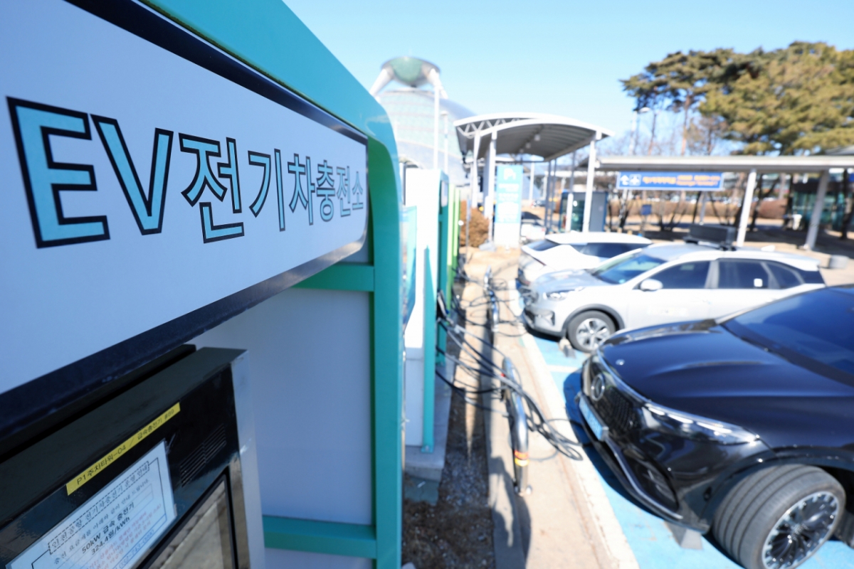 충전 기술 유출 충격! 현대차·GM 노리는 핵심 기술, 베트남 대학원생이 빼돌려