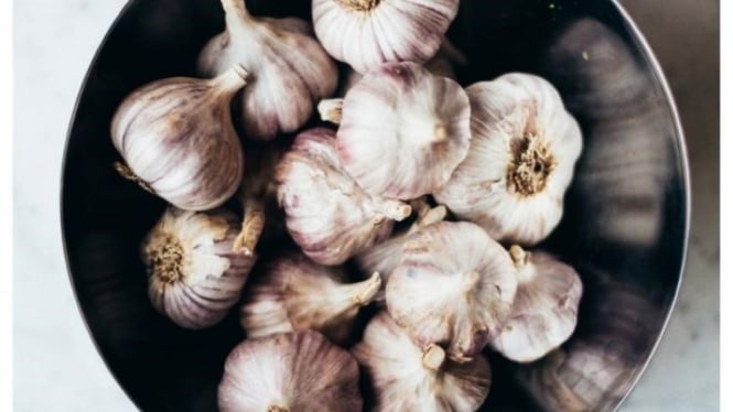 Rahasia Sehat: Cara Mengonsumsi Bawang Putih untuk Kesehatan Jantung dan Kontrol Gula Darah