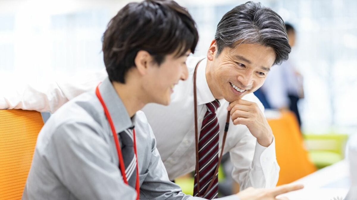 若手社員との壁を打ち破る！距離を縮める5つの会話原則｜共通の話題に頼らない秘訣