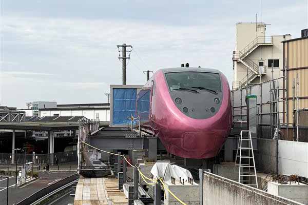 京の廃線に蘇る！元特急「サンダーバード」が変身、未来型レストラン「フューチャーバード」誕生へ