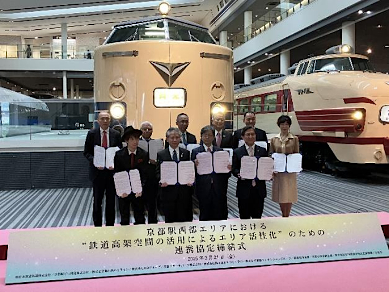 幻の特急サンダーバード681系が蘇る！廃線跡に誕生した未来型商業施設「FUTURE TRAIN」とは？