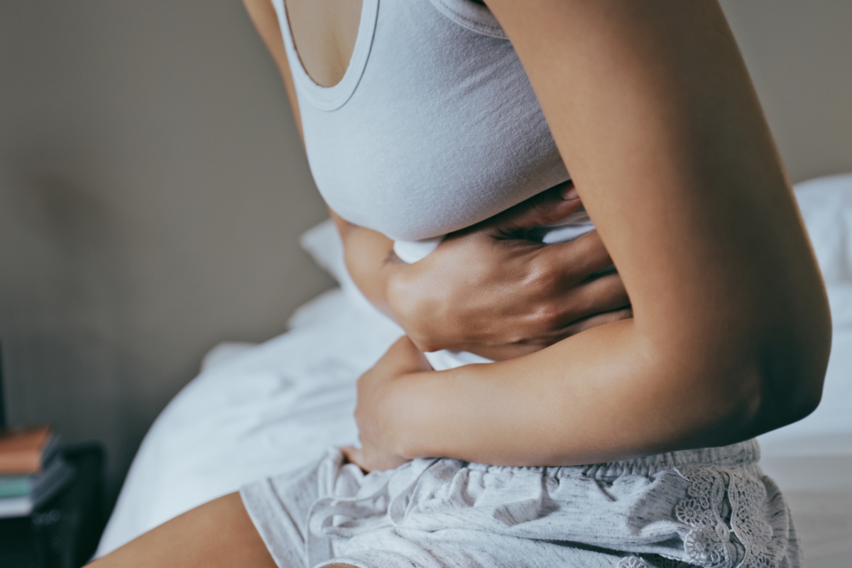 Cólicas menstruais: abuso de analgésicos pode fazer mal à saúde