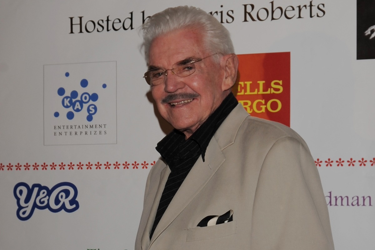 Ícone do Cinema: Jack Betts, Ator de Homem-Aranha, Falece aos 96 Anos em Casa