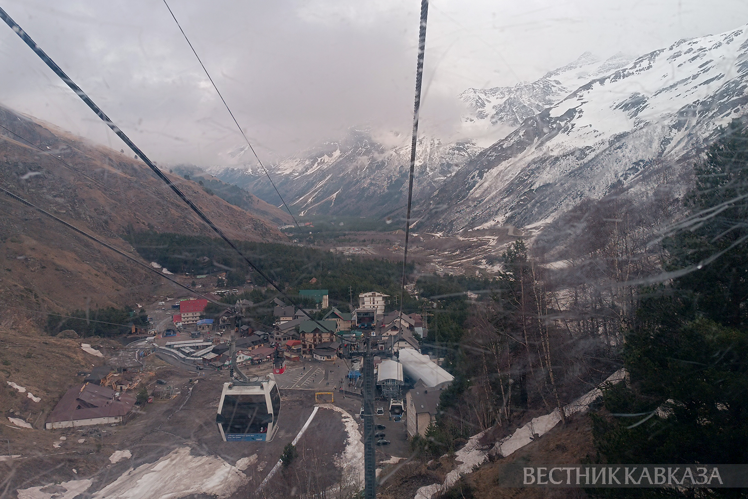 Пиковый сезон в Приэльбрусье: более 100 тыс туристов за январь