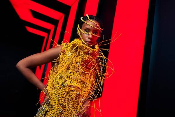 La tecnologia dei data center incontra la moda: Equinix e Maximilian Raynor alla Settimana della Moda di Londra