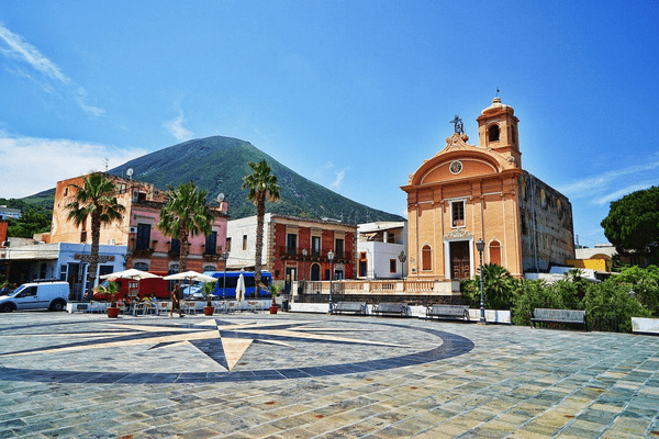 Salina: Ritorna il 'Villaggio della Salute' con il Marefestival – Un'occasione imperdibile per il benessere!