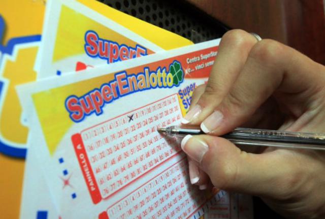 SuperEnalotto, Pensionato di Desenzano Vince 35 Milioni: Ecco Cosa Farà con la Fortuna!