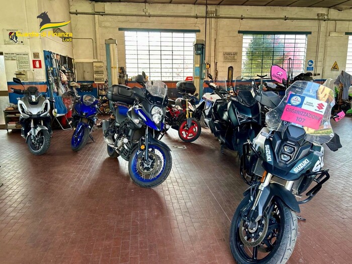 Furgone con moto rubate sequestrato dalla Guardia di Finanza nel Lodigiano: ritrovata anche la moto della Milano-Sanremo