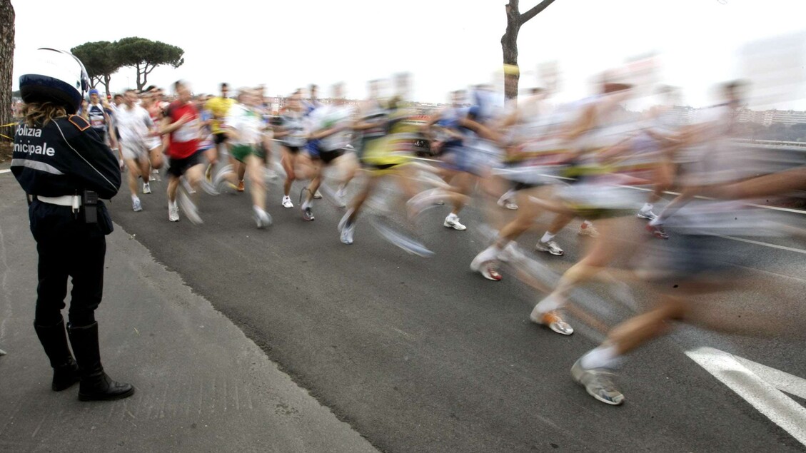 Sport amatoriale, tra ciclismo e maratone, italiani sempre più sportivi