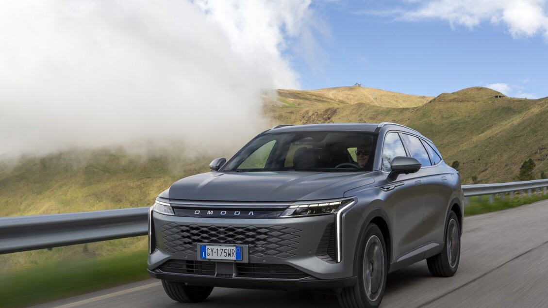 Omoda 9, l'ammiraglia con tecnologia Super Hybrid