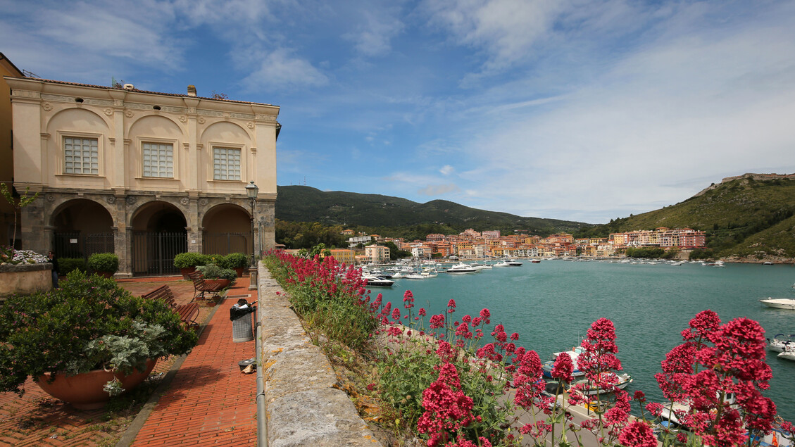 Argentario in Festa: Musica, Comicità e Spettacoli Unici al Festival dell'Argentario!