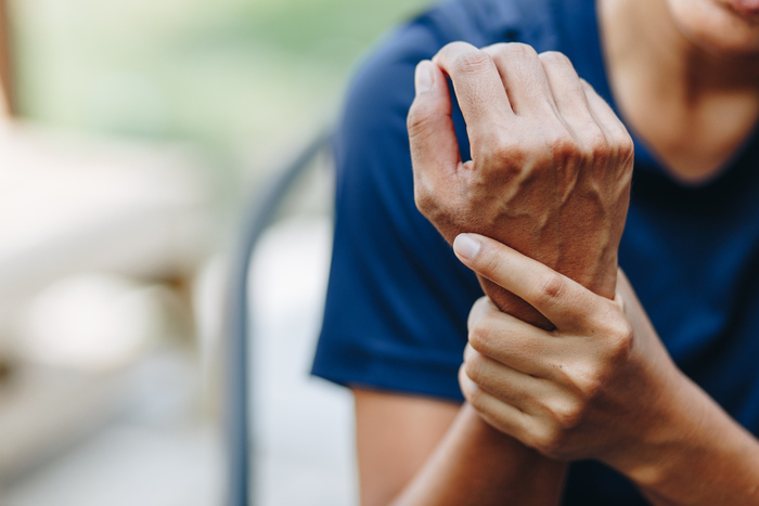 Dolore cronico, nuove frontiere di cura con l'IA e nuove molecole