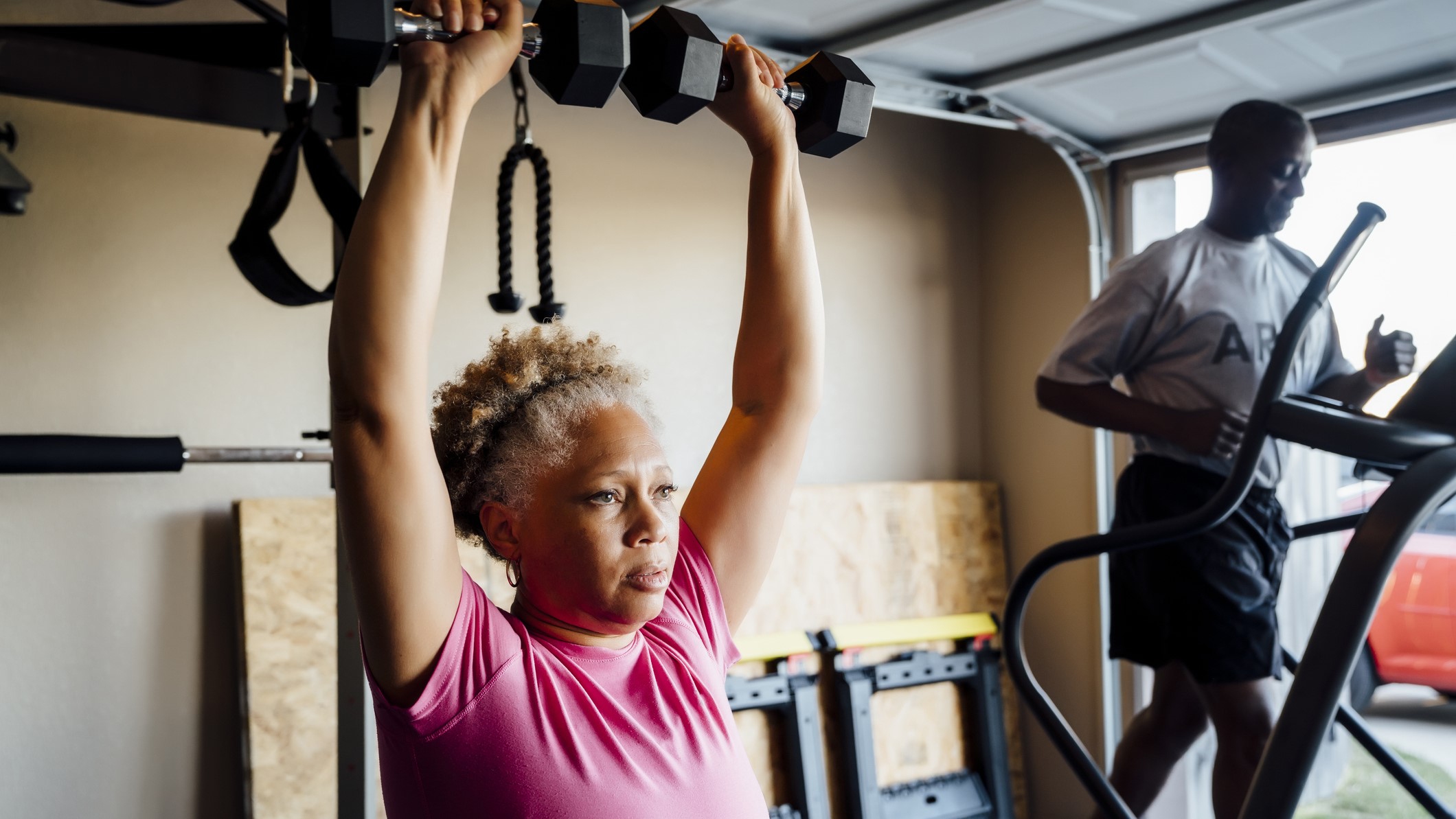 Fettverbrennung im Fokus: Cardio vs. Krafttraining – Was wirklich hilft beim Abnehmen!