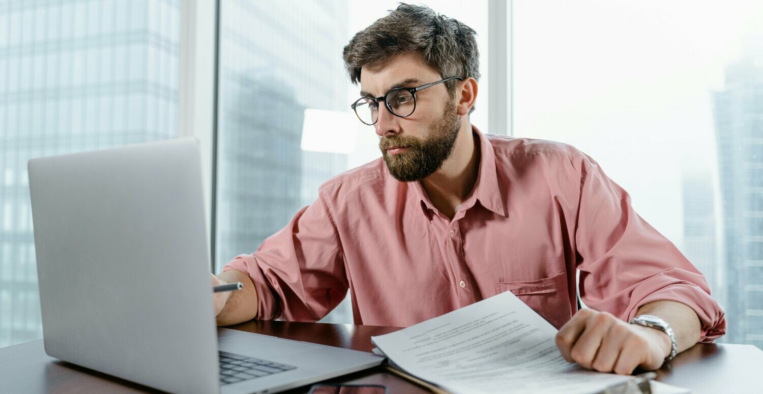 Precificação Dinâmica em Alta: Como a Inteligência Artificial está Revolucionando o Varejo e o Entretenimento