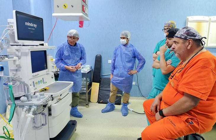 Hospital Centro de Salud: Innovadora Torre de Anestesia para Mejorar la Atención Médica