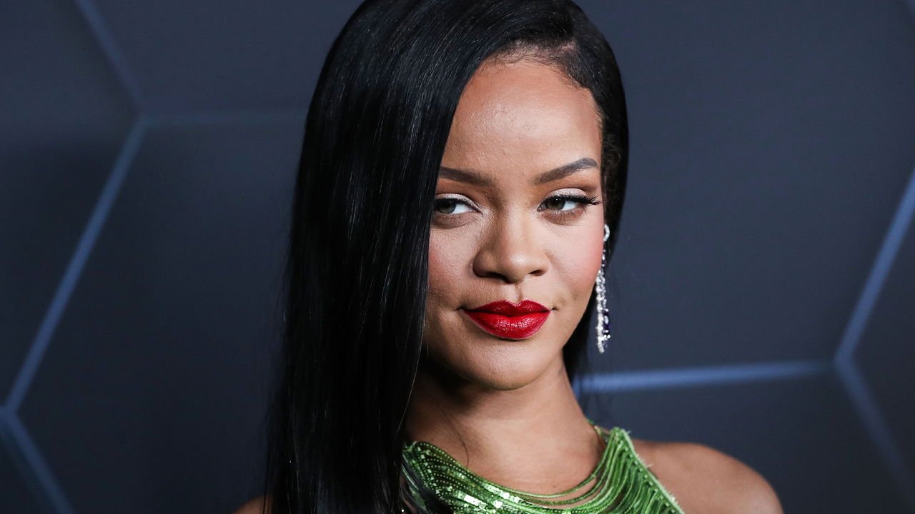 Rihanna: A Ascensão de um Império Musical e de Negócios