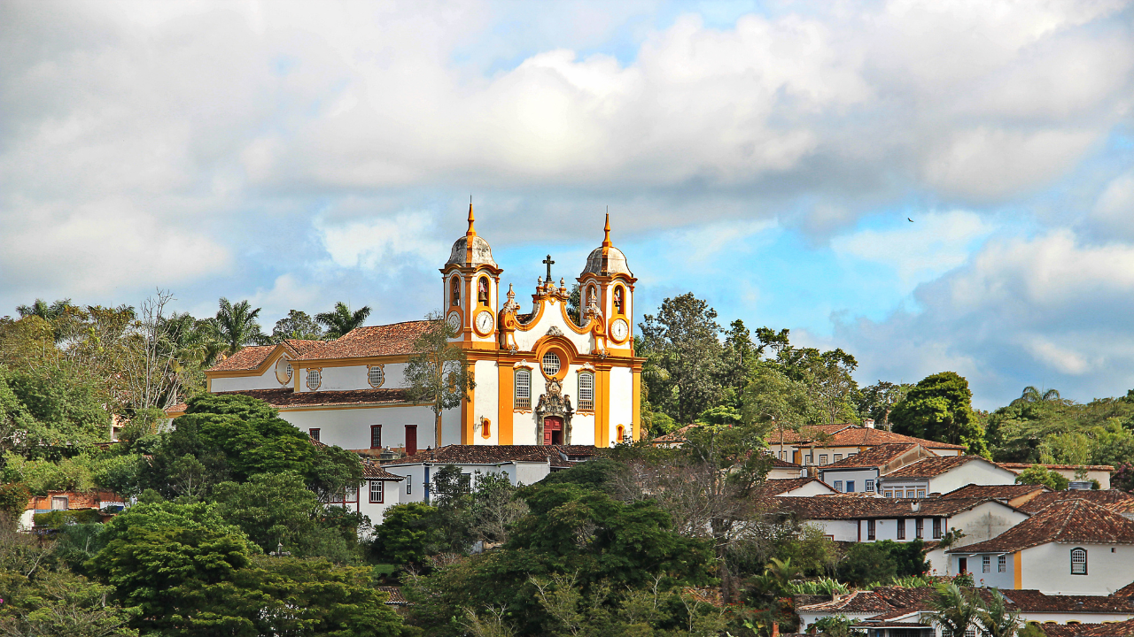 Desvendando a Magia de Tiradentes: Qualidade de Vida em uma Cidade Histórica Brasileira