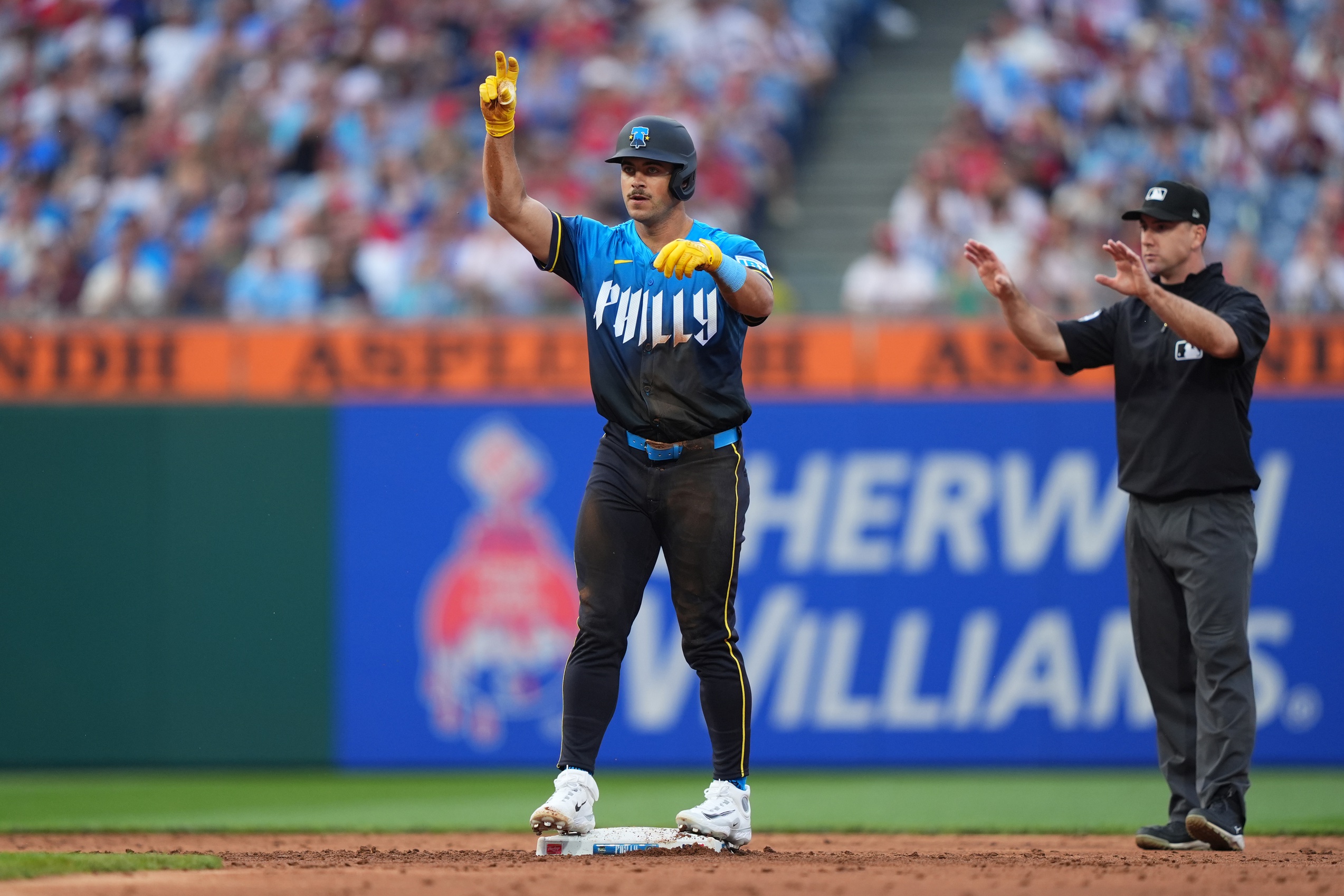 Local Lad Kemp Crushing It in the Majors: Finance Grad Hits .345 for the Phillies!