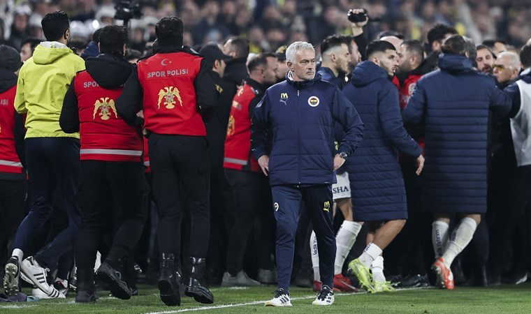 Fenerbahçe'nin Galatasaray'a Karşı Mağlubiyeti: Spor Yazarları Ne Dedi?