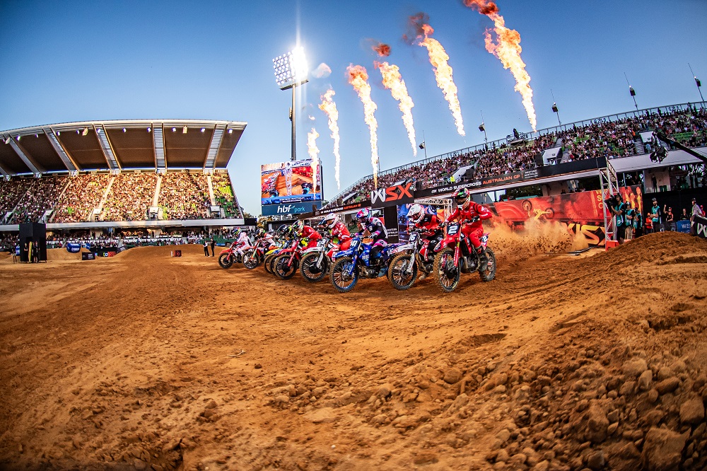 Jadual Kejohanan Supercross Dunia FIM 2025 Di Umumkan: Lima Benua, Lima Perlumbaan!