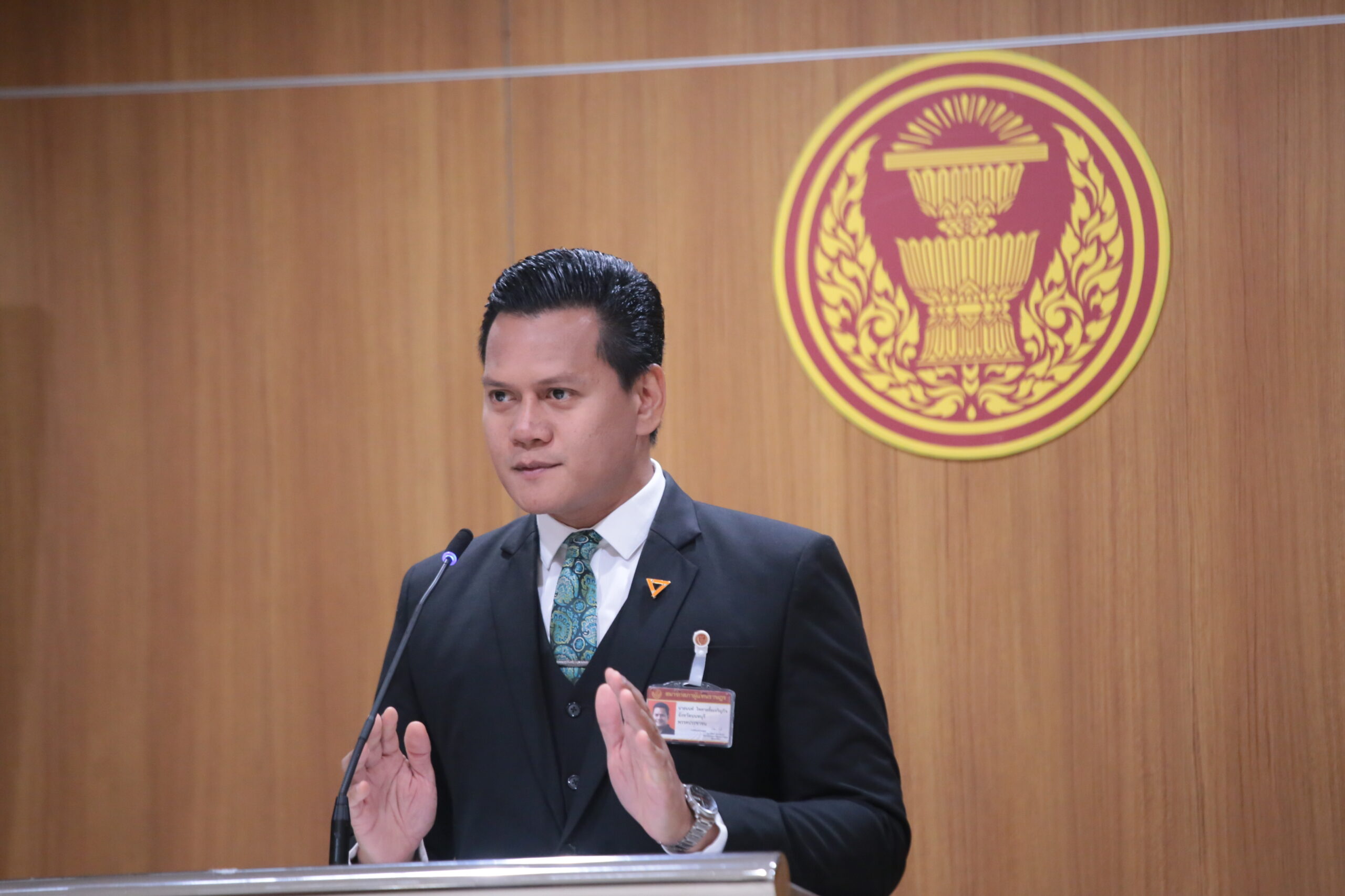 สส.พรรคประชาชนต่อต้านกฎหมายกาสิโน ย้ำขาดมาตรการป้องกันการฟอกเงิน