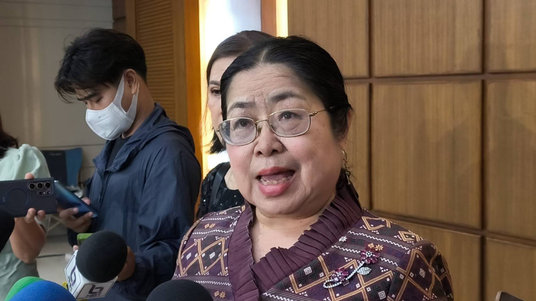 ช็อก! กุสุมาลวตี ฟ้อง กกต. ด่วน! ลั่นยุบรวมไทยสร้างชาติ ปมฮั้ว สว. หลักฐานเด็ดใส่เต็ม! อนุทิน-ชัยชนก เกี่ยวข้อง
