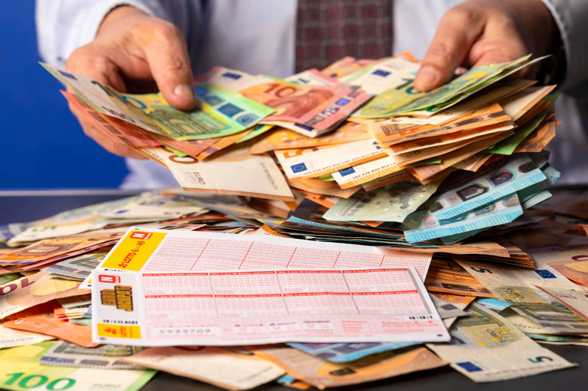 Lotto-Spieler räumt 22 Millionen ab - fünf Jahre später ist er tot