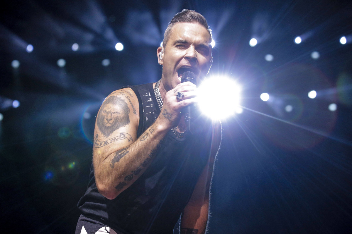 Robbie Williams begeistert Schalke: Ein Konzertstart, der Geschichte schrieb!