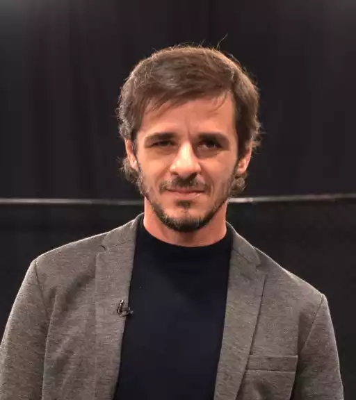 Revolutionando la tecnología: cómo la inteligencia artificial crea y juega con Aptugo a la vanguardia