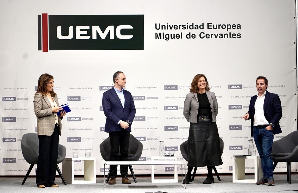 España Urge a un Cambio de Rumbo en la Comunicación Estratégica ante la UE: Expertos Demandan Mayor Eficacia