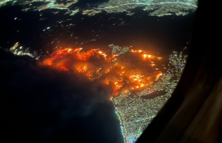 Incendio a Los Angeles: 30.000 persone in fuga, lo stato di emergenza dichiarato