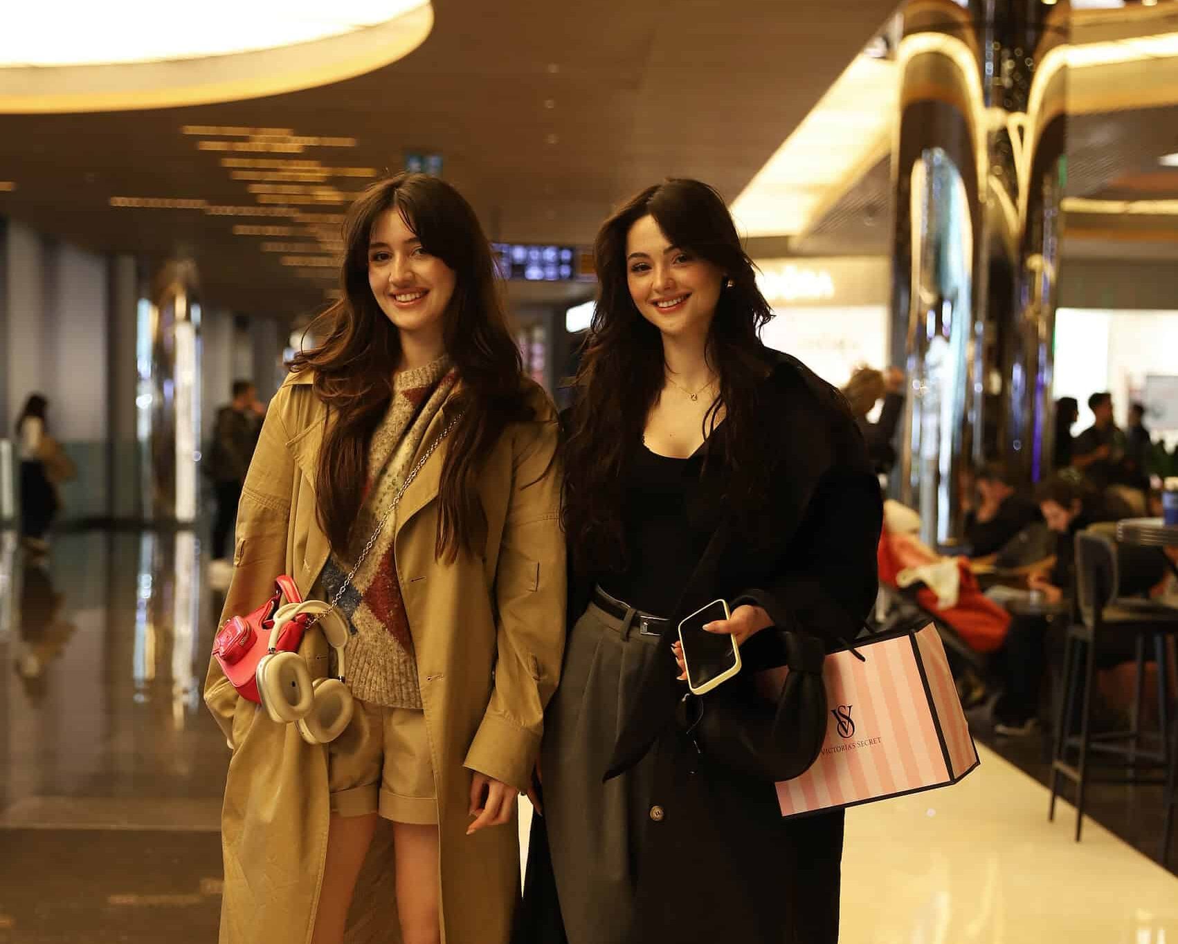 Ünlü Oyuncu Zorlu AVM'de Objektiflere Yansıdı!
