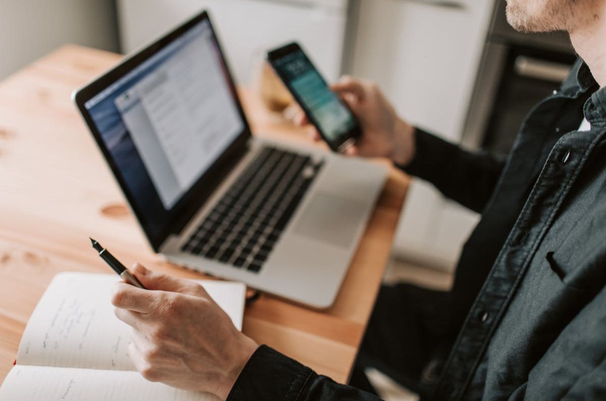 Aprende a gestionar tus finanzas de forma efectiva: 5 razones para aprovechar los cursos de finanzas gratis en línea