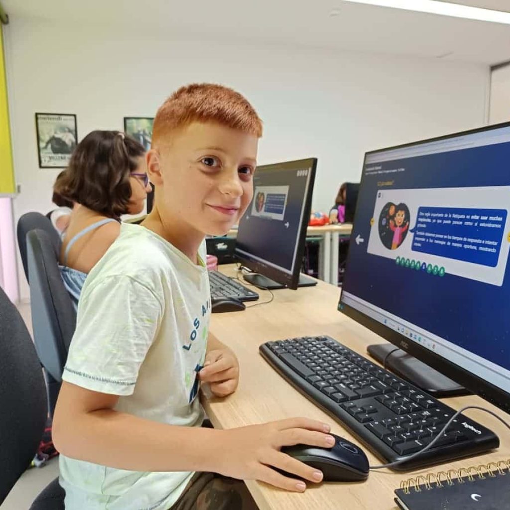 ¡Vacaciones Tech! Campamento Digital Gratuito para Jóvenes Argentinos: Aprende, Crea y Diviértete con la Tecnología