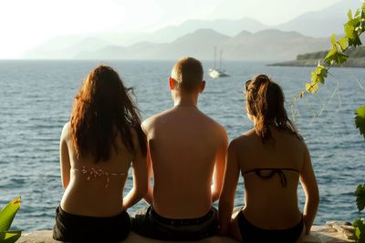 Junge Erwachsene in Deutschland: Mehr als die Hälfte fühlt sich zu dick