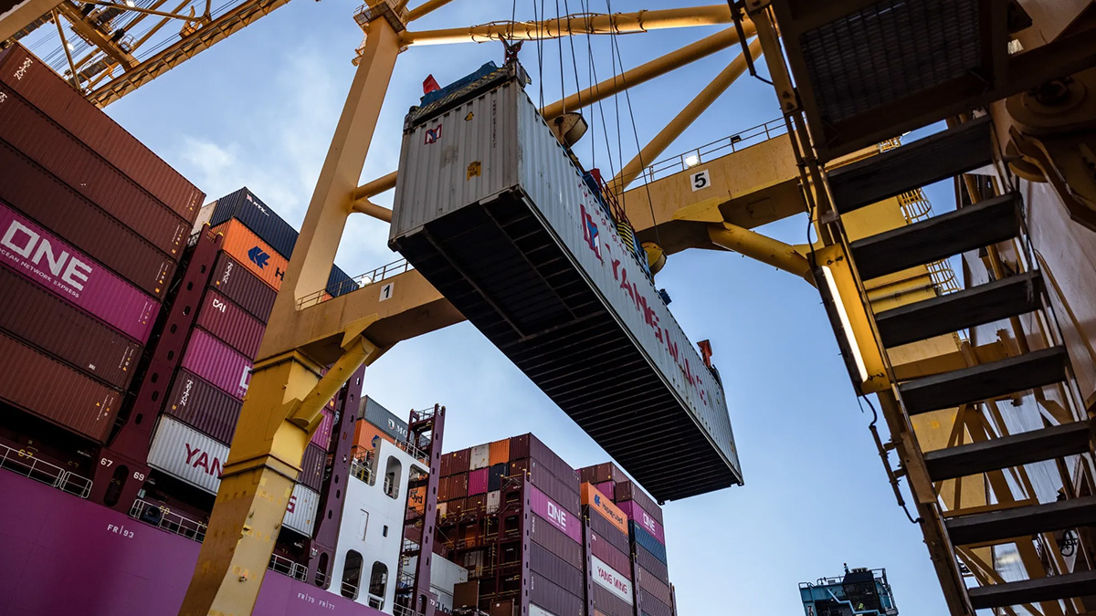 Tensión Comercial: Bruselas Desmiente Acuerdo Arancelario Integral con EE.UU. Antes del Plazo de Trump