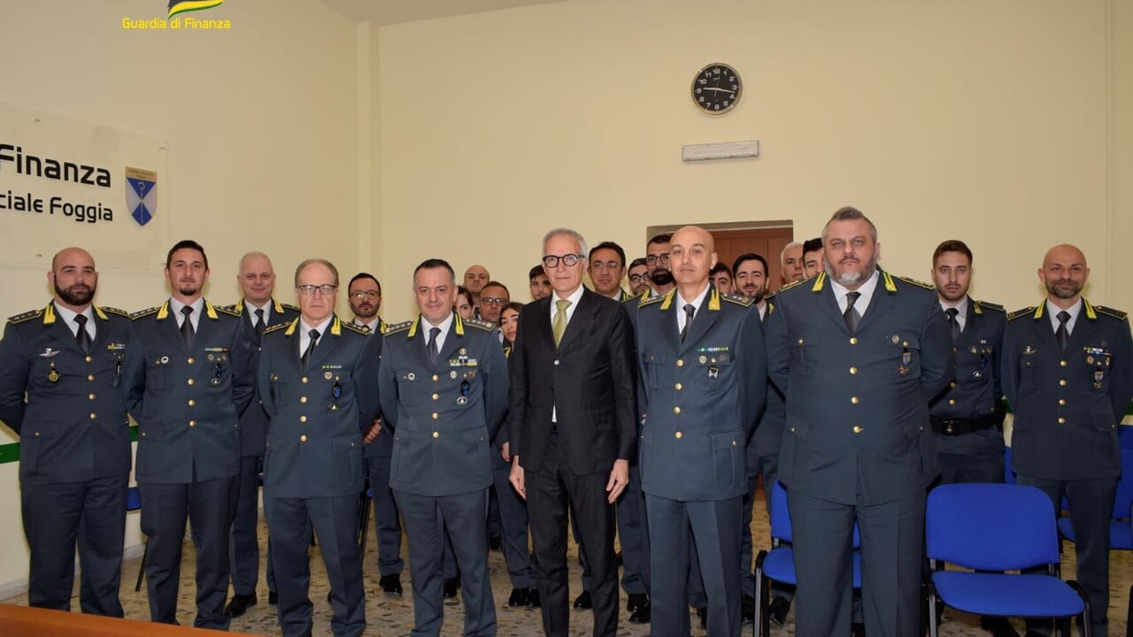 Procuratore Vaccaro visita la Guardia di Finanza: riconoscimento per il loro contributo