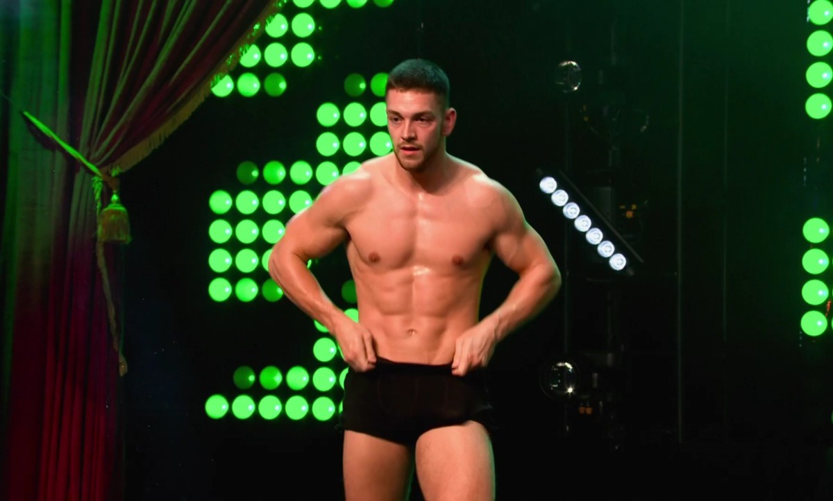 Ryan Kendall dei Dreamboys in esclusiva: il nudo frontale che sta scuotendo il web