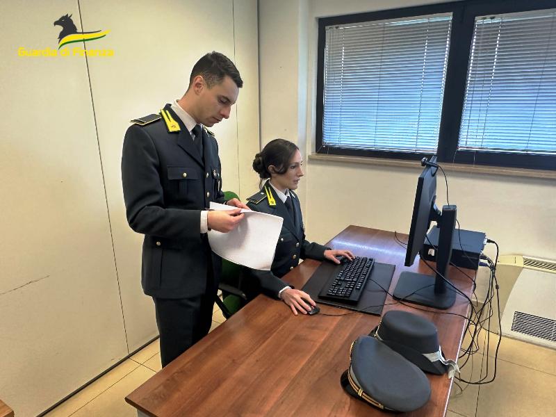 Scoperti 21 evasori fiscali tra colf e badanti a Pistoia: 1,1 milioni di euro non dichiarati
