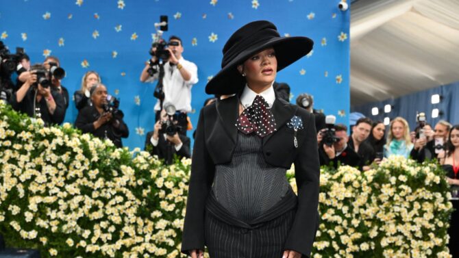 Rihanna annuncia la terza gravidanza al Met Gala con A$AP Rocky: la notizia bomba