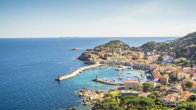 Le 7 Destinazioni Balneari Italiane da Non Perdere nel 2025: Relax, Sport e Sapori Autentici