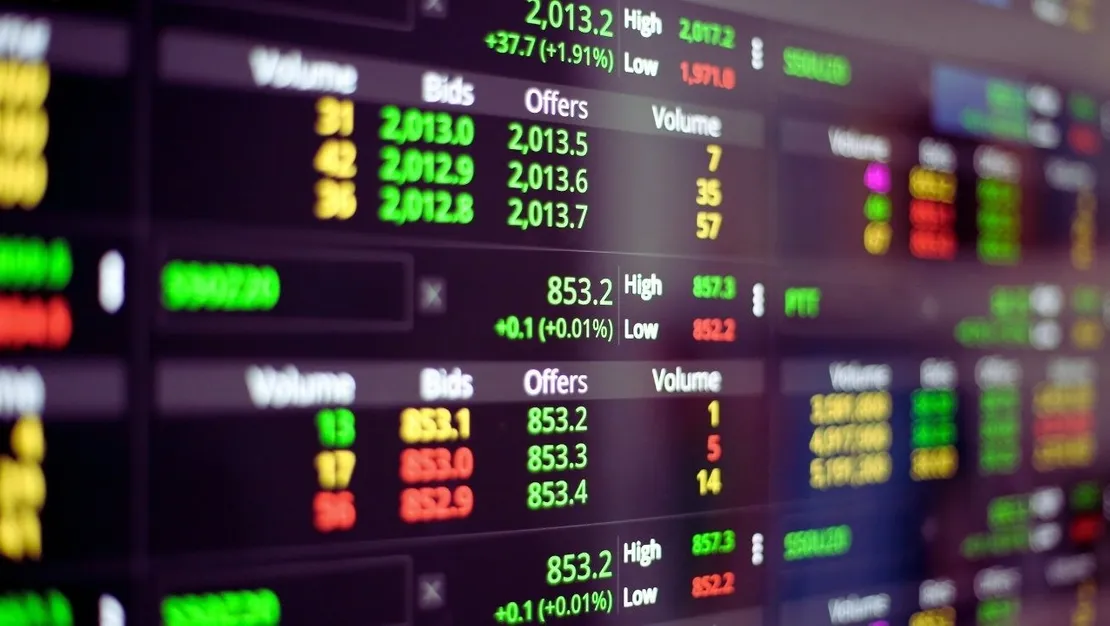 Borsa Rüzgarı Esti: BIST100 9.279'u Gördü, İşlem Hacmi Rekor Kırdı!