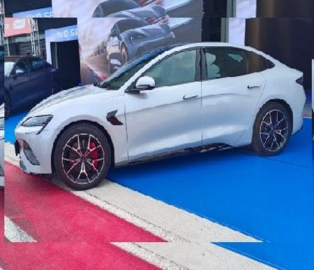 BYD New Seal 2025 Resmi Meluncur di Mandalika, Usung Teknologi Suspensi Canggih DiSus-CSumber: Halloriau.com